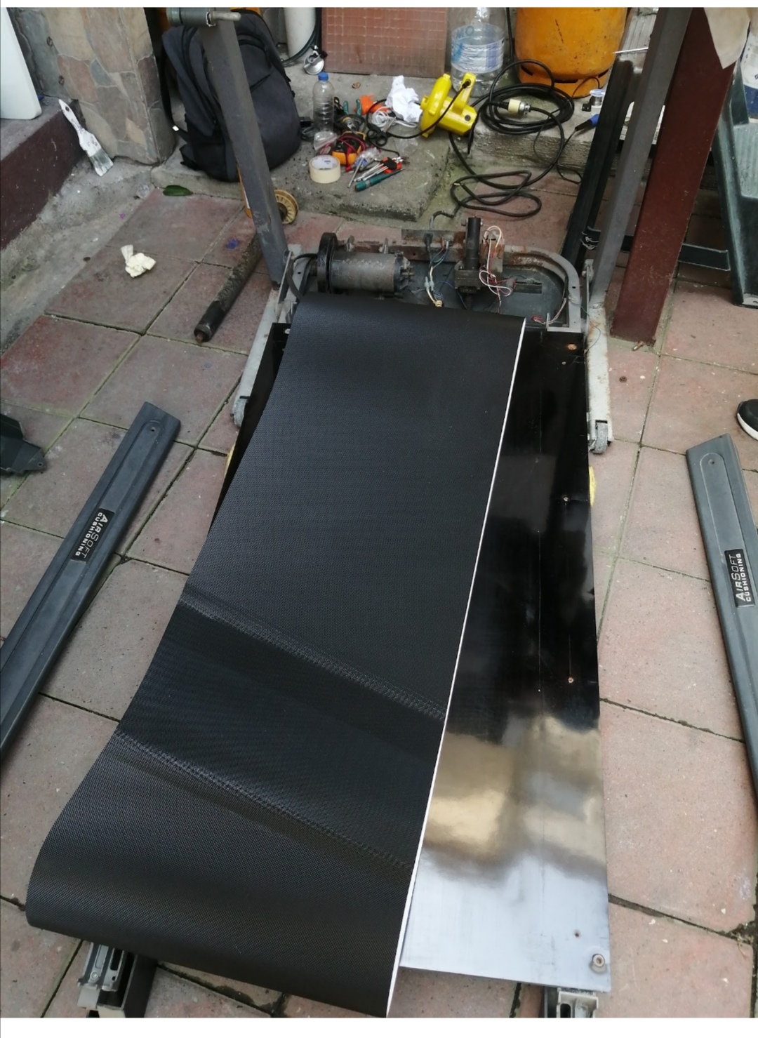Banda de caminadora preparada para instalación
